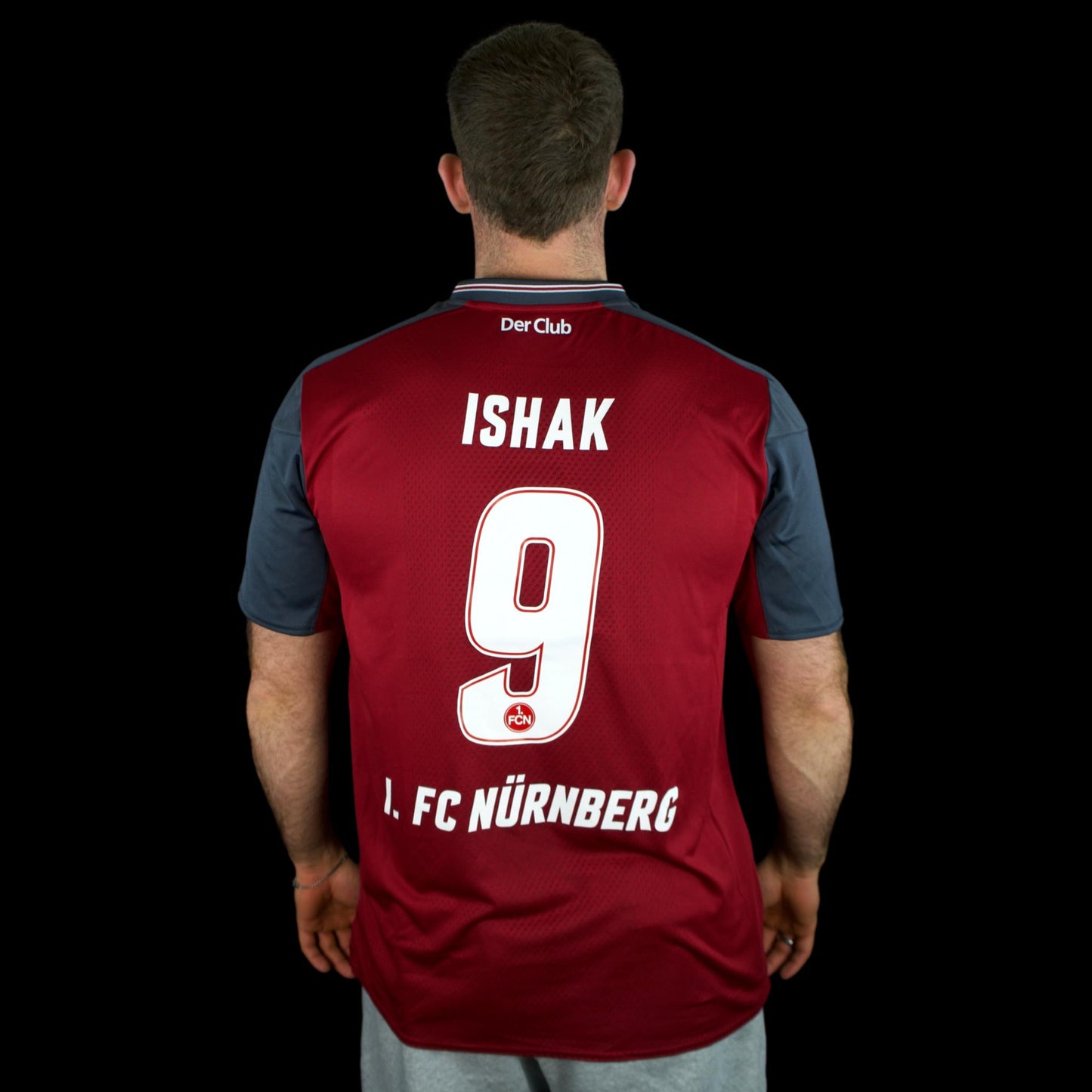 1. FC Nuremberg - 2017-18 - Home - XL - Umbro - Ishak #9