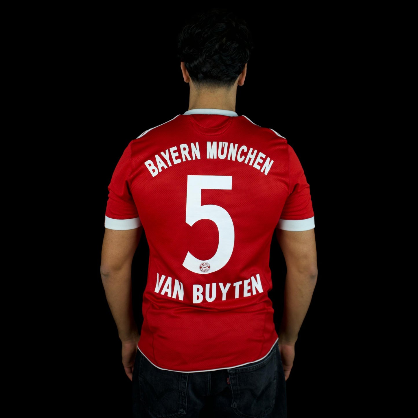 FC Bayern Munich - 2009-10 - Home - M - adidas - Van Buyten #5