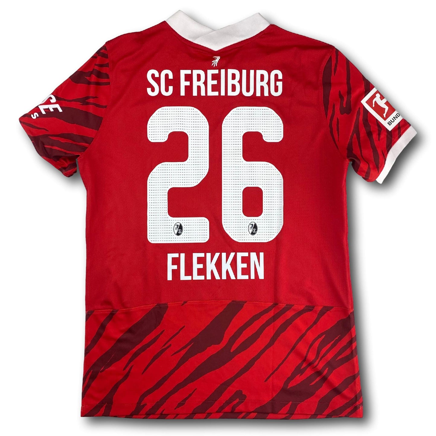 SC Freiburg - 2021-22 - Home - L - Nike - Flekken #26